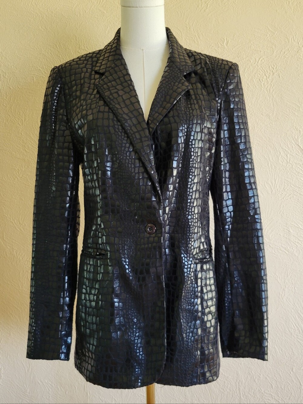 Selene Sport | Polyvinyl Reptile Pattern Jacket